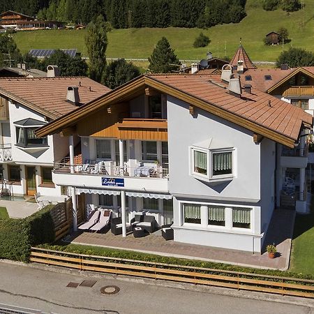 Appartments Lercher Irma San Candido Bagian luar foto