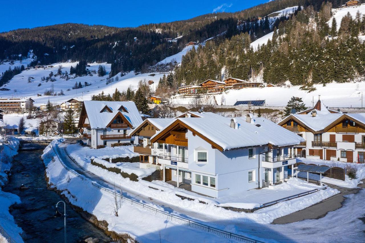 Appartments Lercher Irma San Candido Bagian luar foto