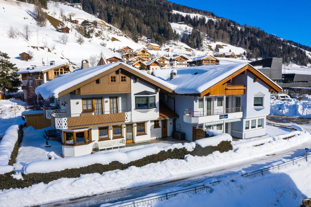 Appartments Lercher Irma San Candido Bagian luar foto