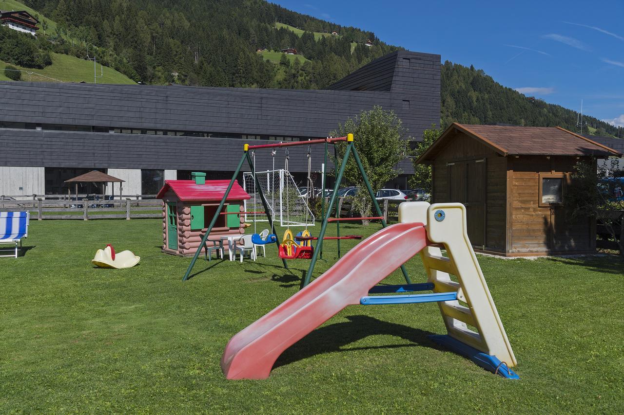 Appartments Lercher Irma San Candido Bagian luar foto