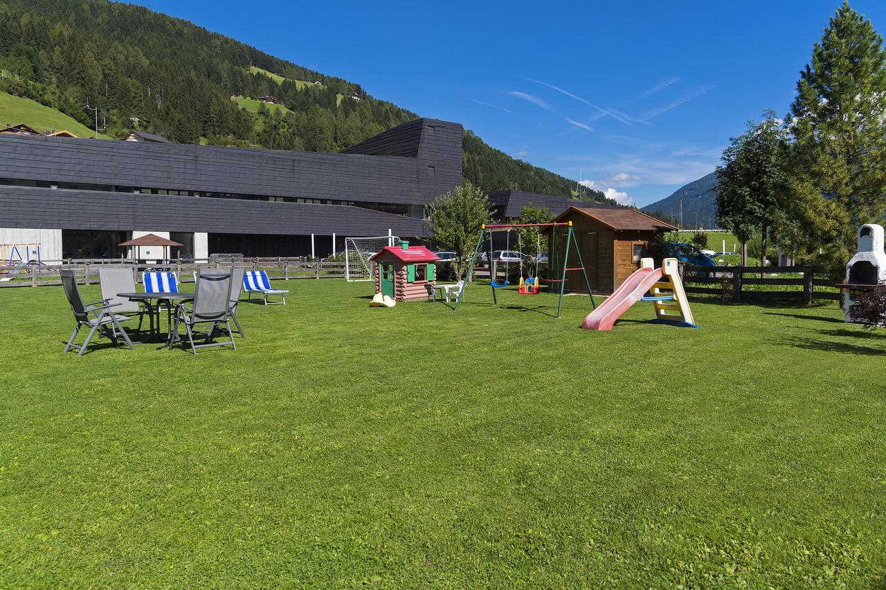 Appartments Lercher Irma San Candido Bagian luar foto