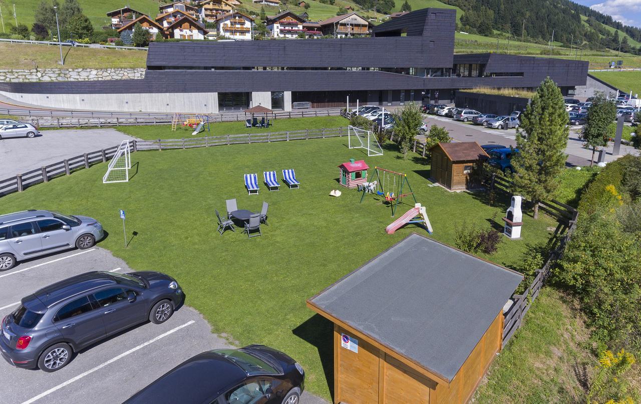 Appartments Lercher Irma San Candido Bagian luar foto