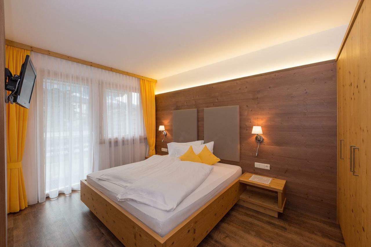 Appartments Lercher Irma San Candido Bagian luar foto