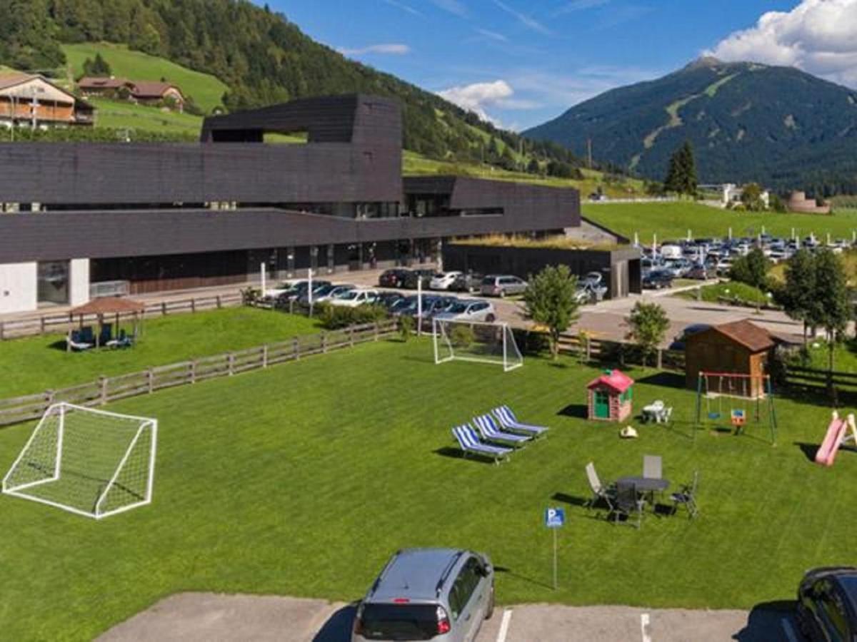 Appartments Lercher Irma San Candido Bagian luar foto